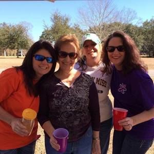 Meet your Posher, Lenell